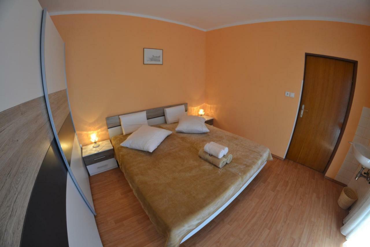 Apartman Jadranka Palit Exterior photo
