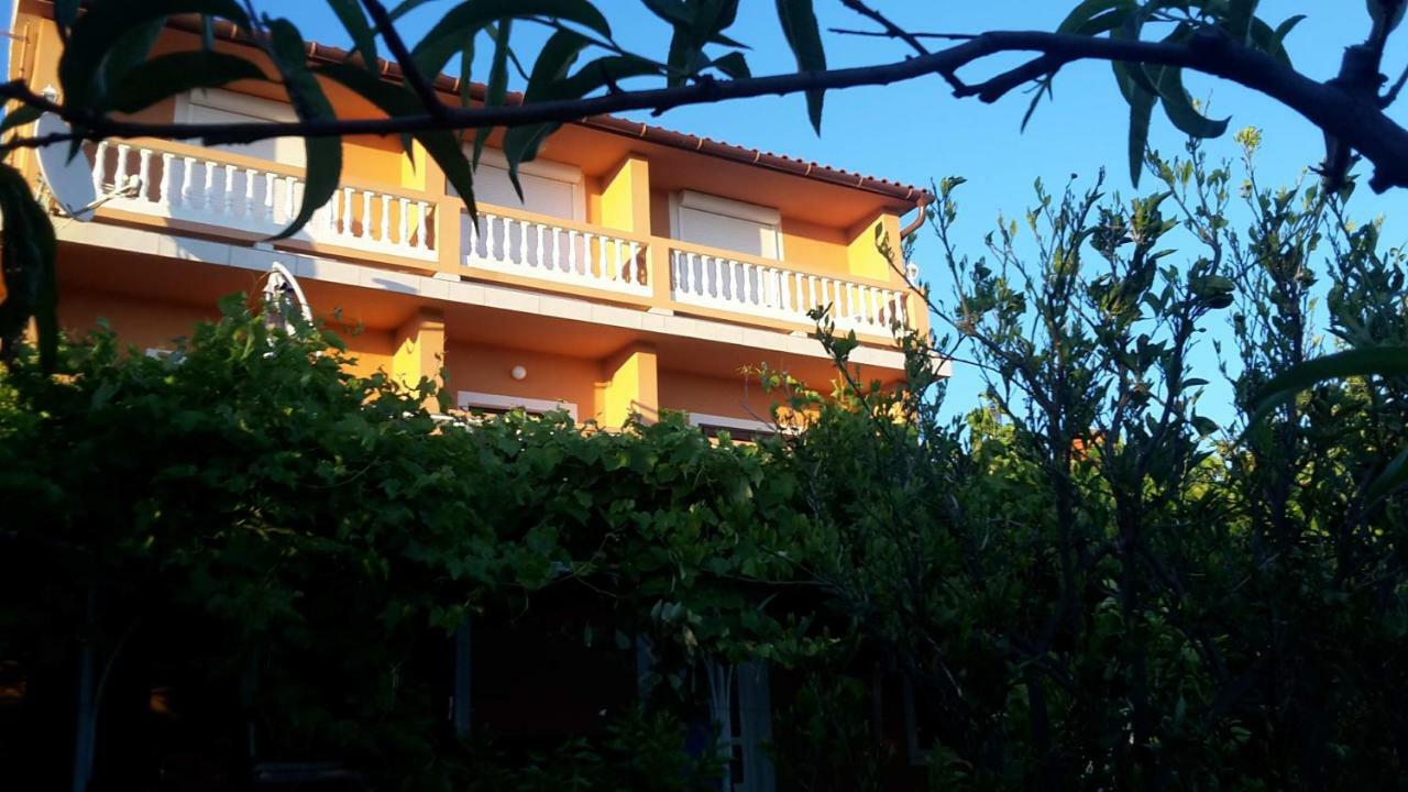 Apartman Jadranka Palit Exterior photo